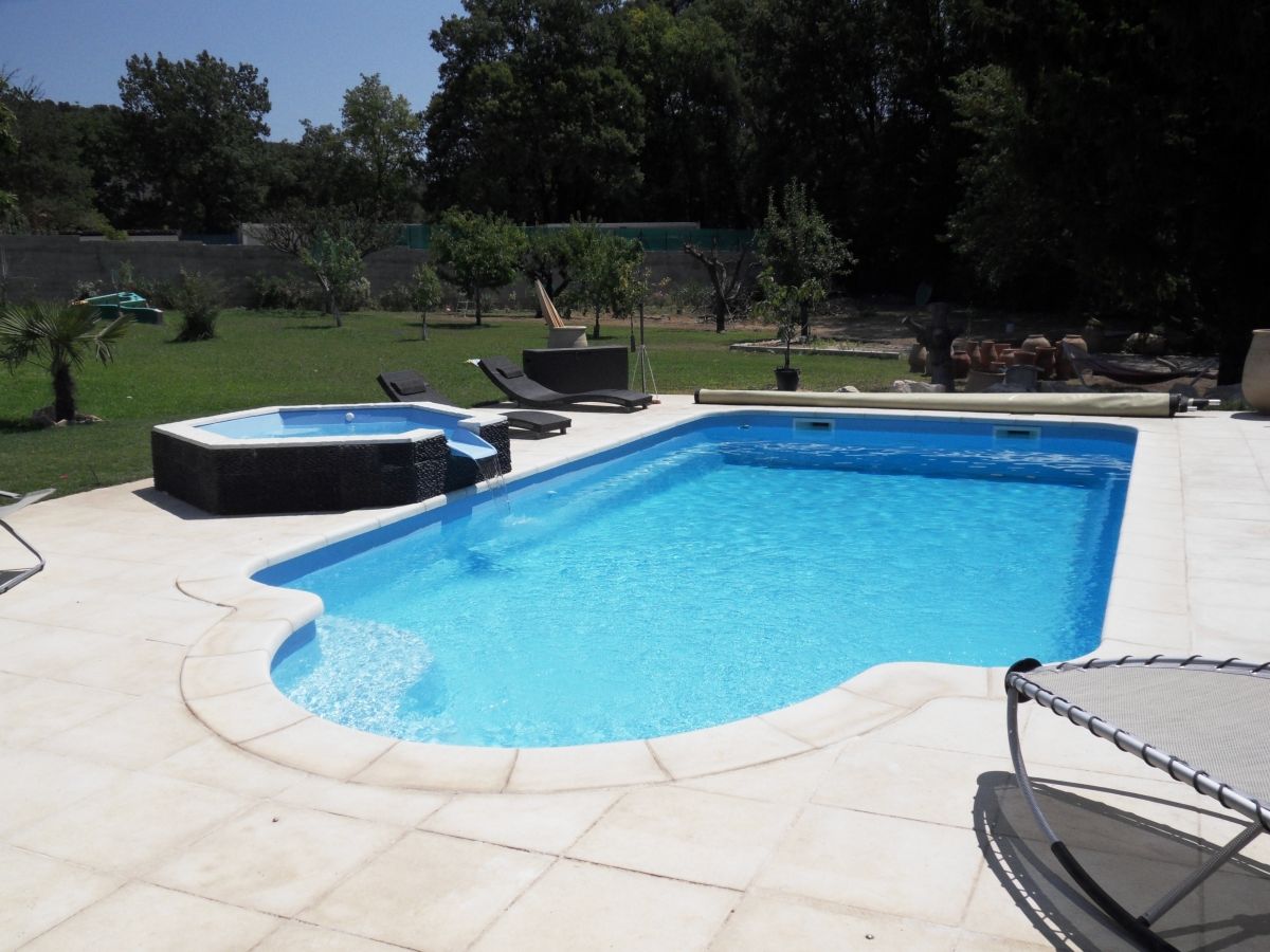 devis piscine coque Brive 19